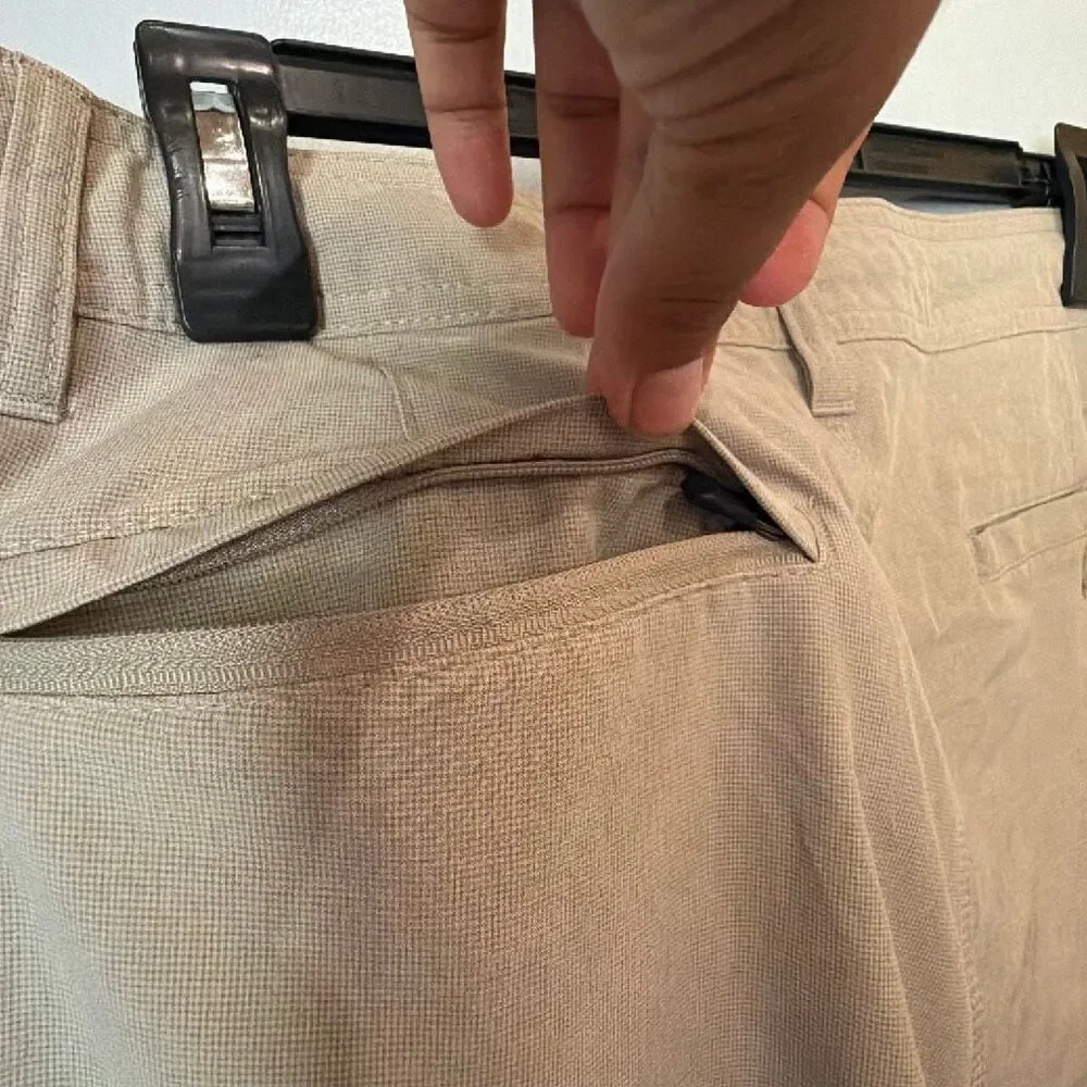 Hang Ten Men’s Size 32 Beige Hybrid Chino Board Shorts Zip Pocket #1100